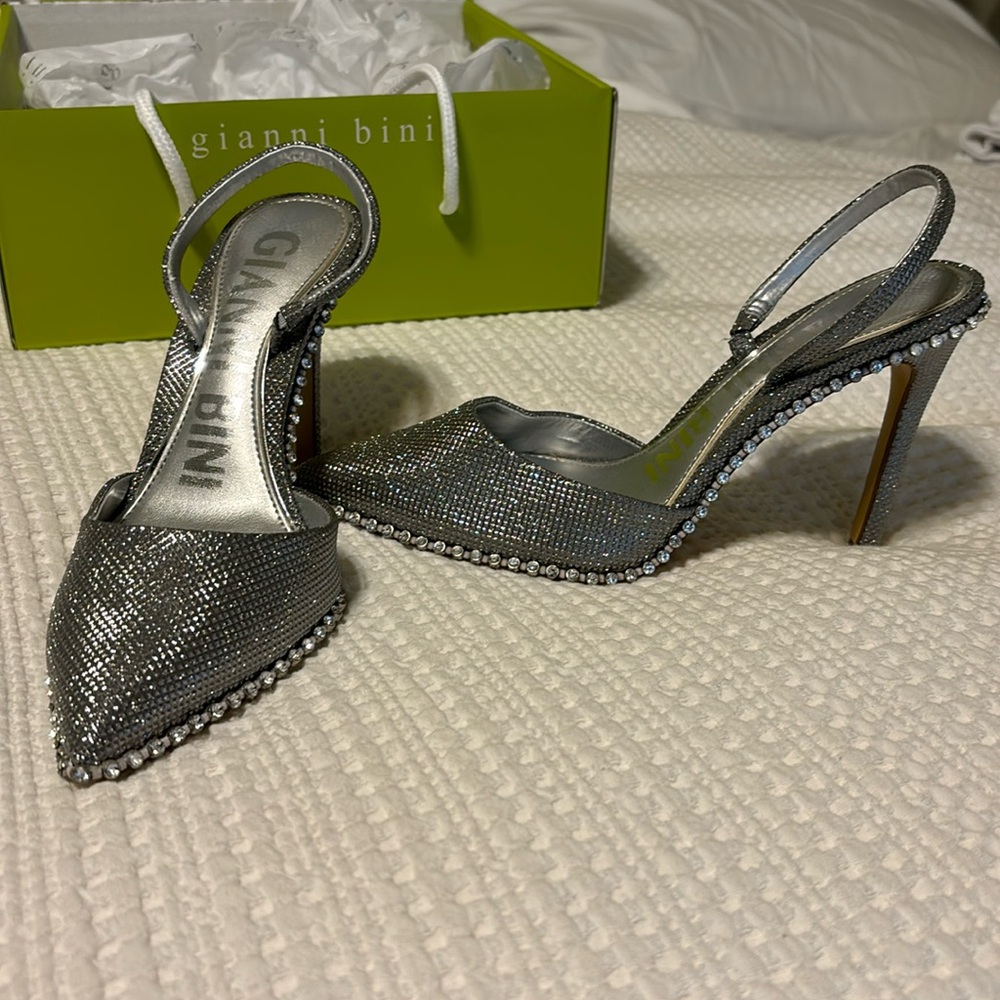 Gianni Bini Kahleaa Silver Rhinestone Heels | Size 6.5